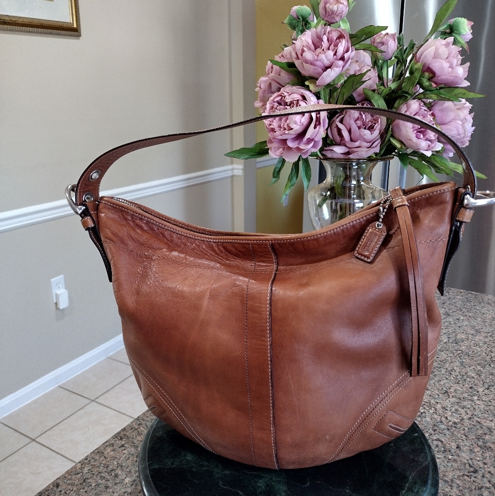 Coach Large Hobo Purse in distressed light tan leather with long tassel Vintage - Picture 3 of 17